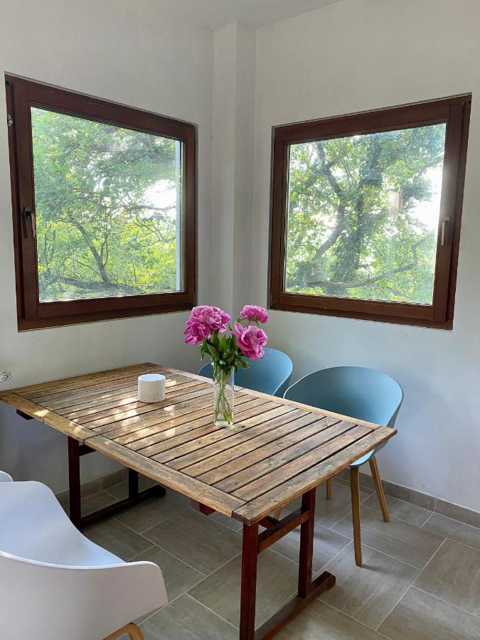 Rustic Cottage & Garden Retreat On Buda Hilltop Budapest Exterior photo